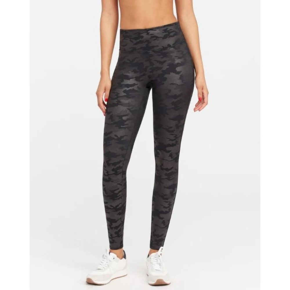 NWOT Spanx Faux Leather Camo Leggings 20185R Matte Black Large